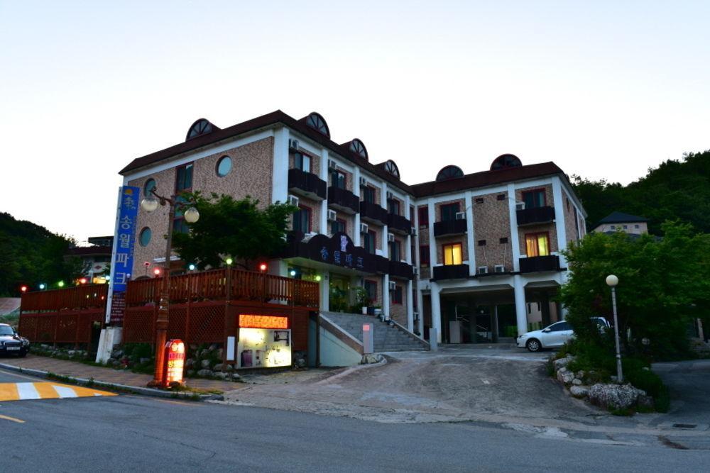 Songwol Park Motel Sokcho Bagian luar foto